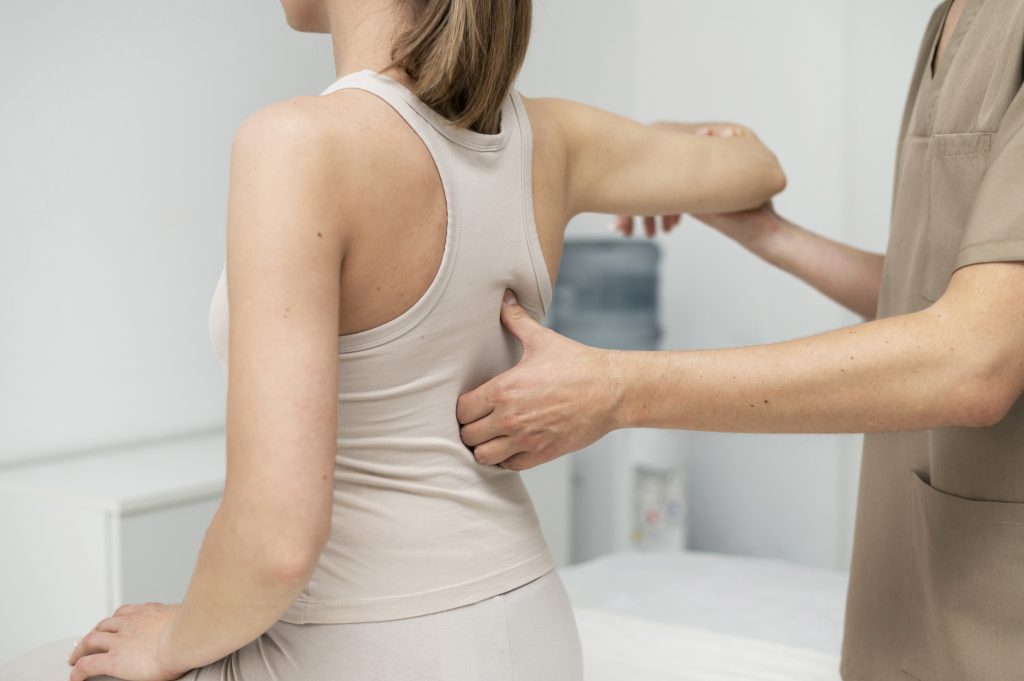 Wie Physiotherapie bei chronischen Rückenschmerzen effektiv helfen kann