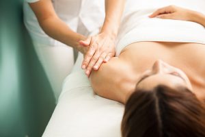 Lymphdrainage bei Lymphödem nach Krebsbehandlung