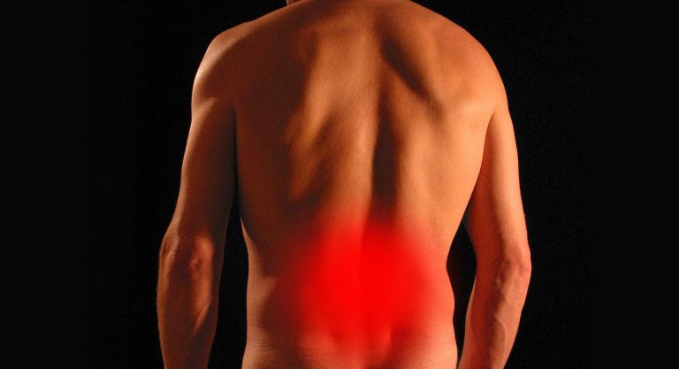 Schallwellentherapie gegen Schmerzen kann gezielt Verspannungen lösen und Heilungsprozesse aktivieren. Erfahre, wann diese Methode sinnvoll ist.