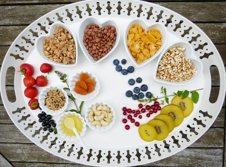 Physiotherapie & Ernährung spielen zusammen eine wichtige Rolle in der Rehabilitation. Erfahre, welche Lebensmittel Heilungsprozesse unterstützen.